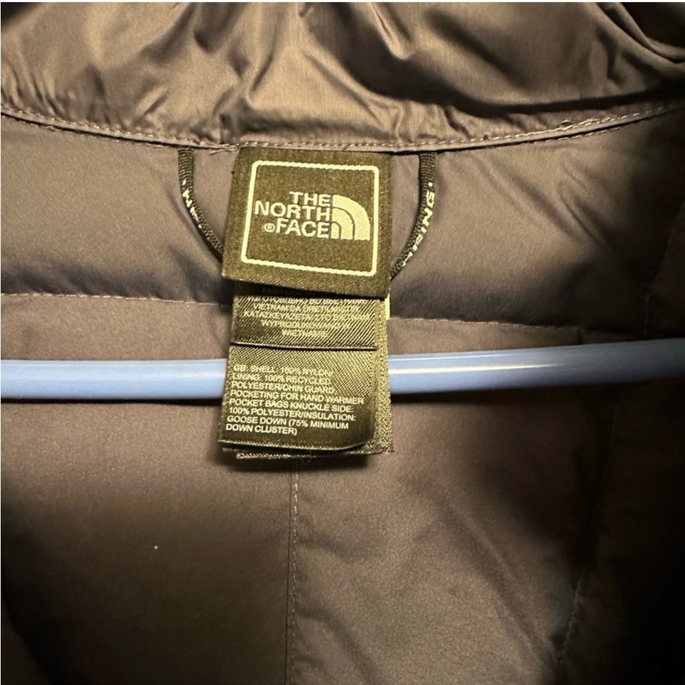 The North Face Women's Charcoal Purple  Puffer Jacket - Picture 3 of 3